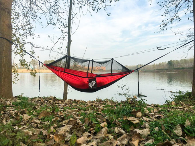 red-hammock-net1.jpg